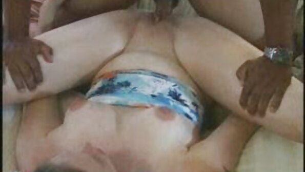 Busty गोरा बनावट टॅक्सी आत जोरदार नांगरणी